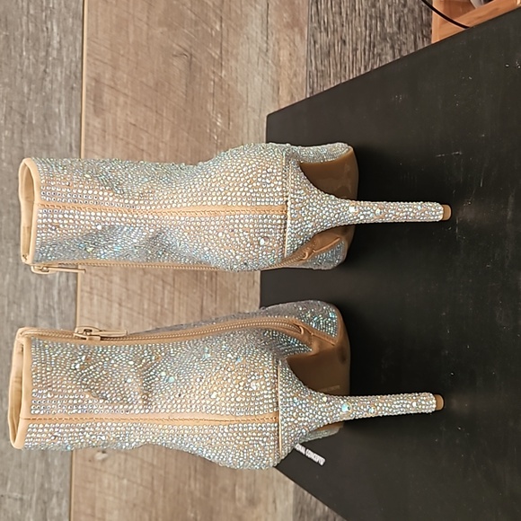 INC Rhinestones botties on cream base size 7.5 - Picture 5 of 9